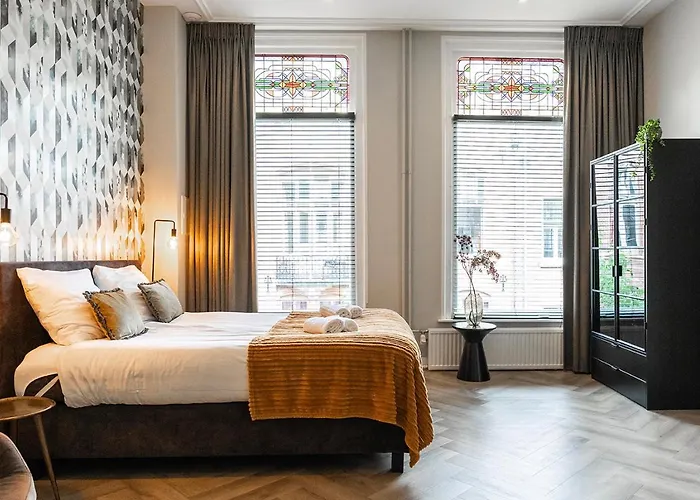 Willa Center Poppodium 013 Stadsvilla *